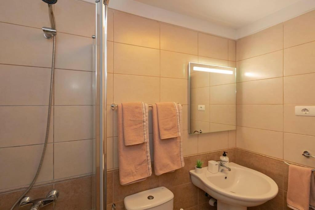 Lovely Spacious Apartment In San Isidro  Ngoại thất bức ảnh